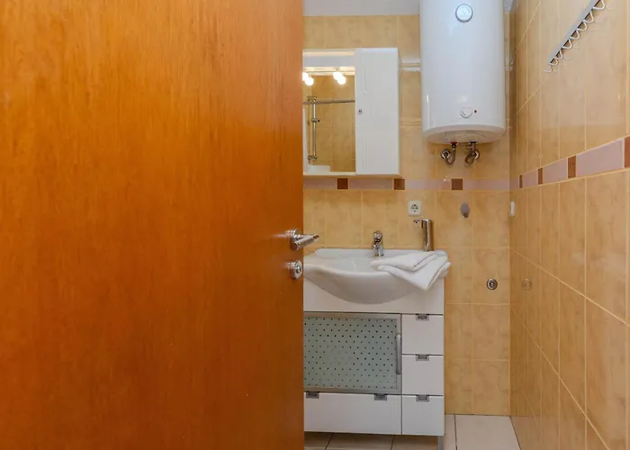 Tukara Apartman Vir