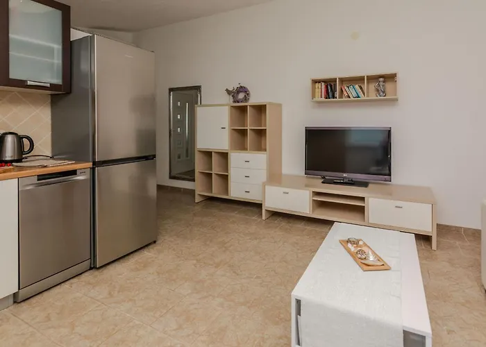 Tukara Apartman Vir